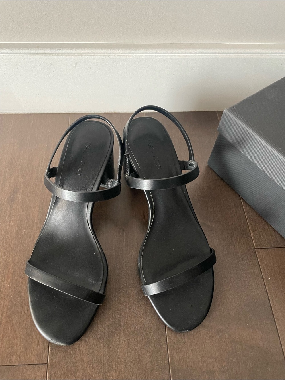 OAK + FORT Black Minimal Slingback Sandals
